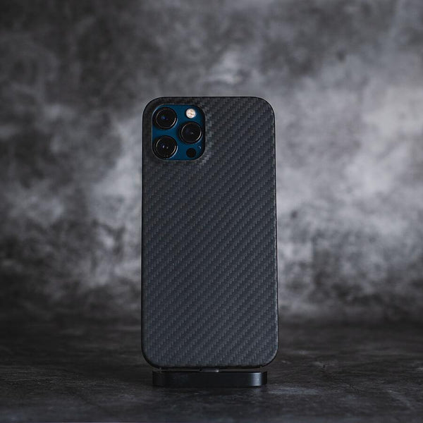 Aramid Case Mattschwarz für Apple iPhone 12 Serie Schutzhülle - WolfProtect.de